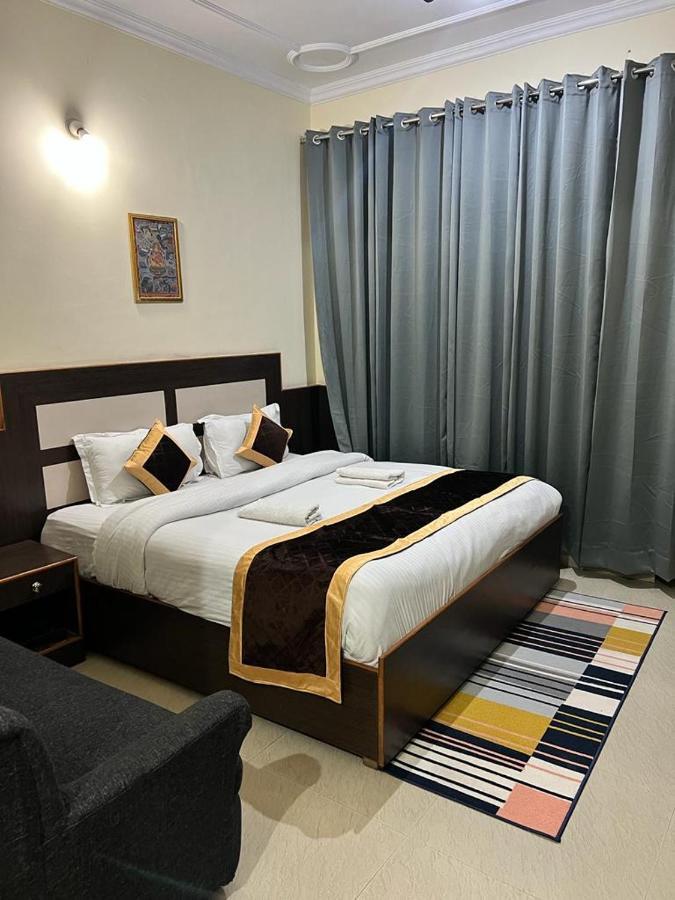 Sky Pie Hotel Дармсала Экстерьер фото