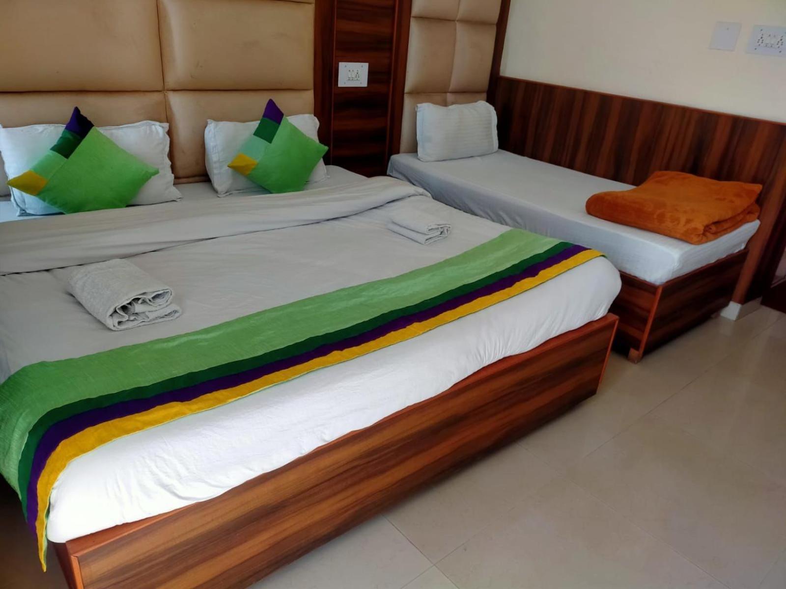 Sky Pie Hotel Дармсала Экстерьер фото