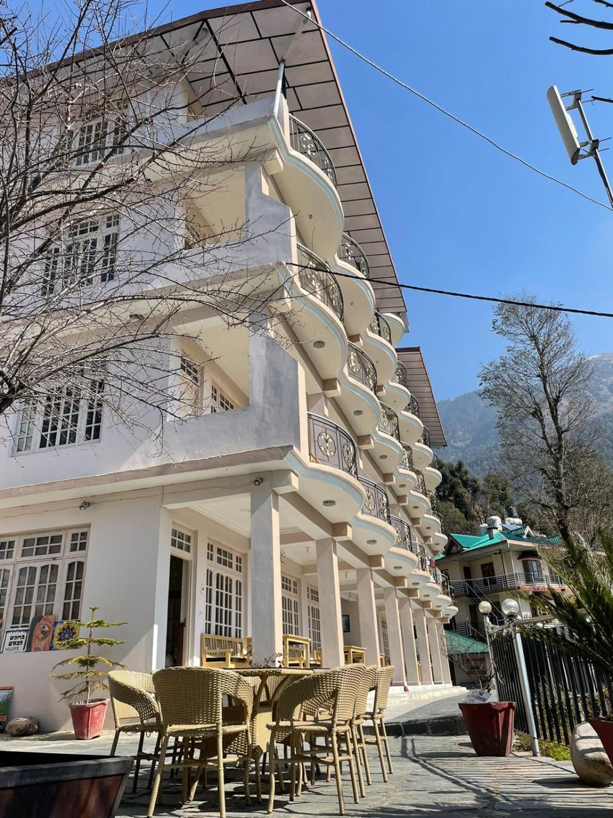Sky Pie Hotel Дармсала Экстерьер фото