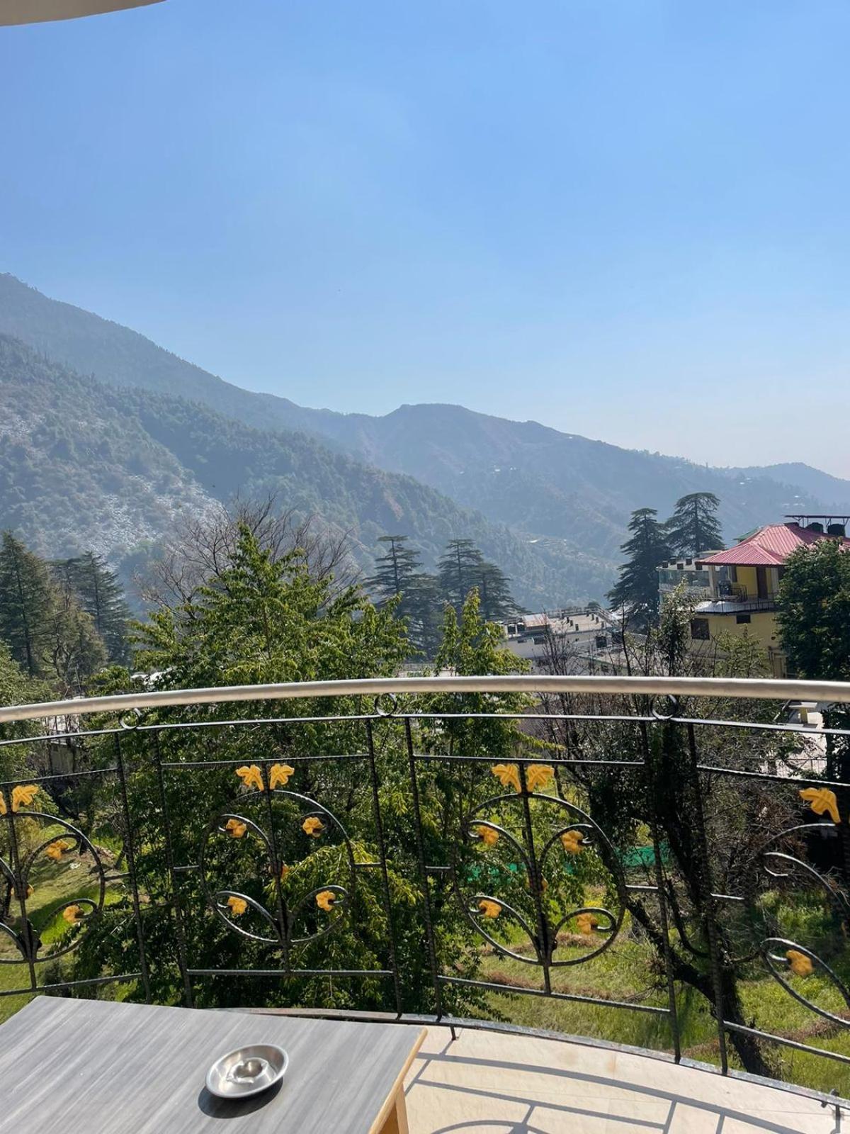 Sky Pie Hotel Дармсала Экстерьер фото